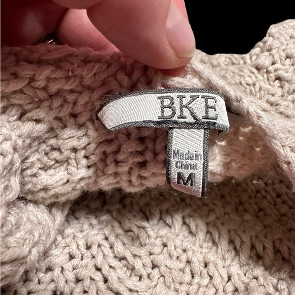 BKE Open Back Turtleneck Knit Sweater Size Medium - Picture 4 of 5